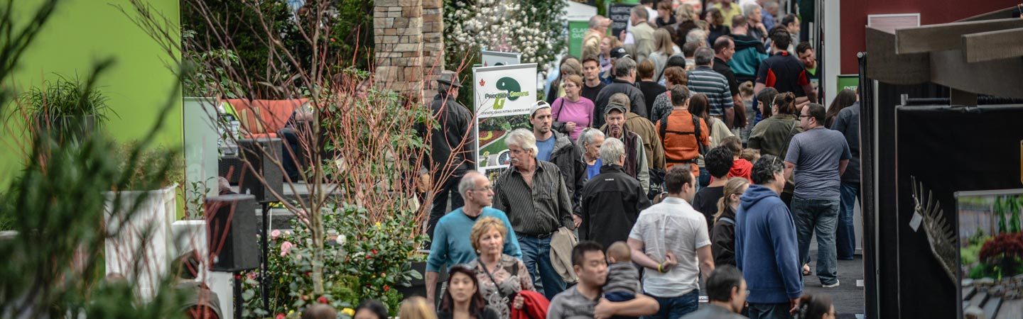 People walking the isles of the Minneapolis Home and Garden Show